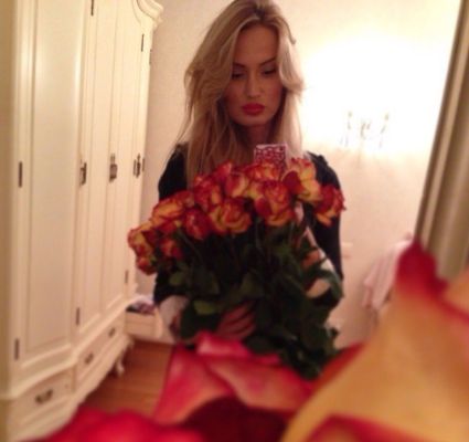 Женевьева, 24 лет — минет в машине